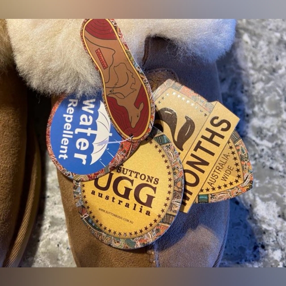 Mens Uggs Slipper/Boots - Picture 2 of 9